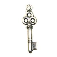 8x24mm Key Charm doublesided Ant.SILV